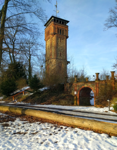 The Klüt tower and a walkway